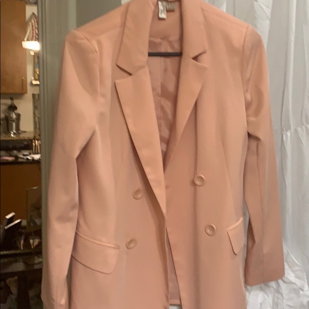 Soft pink boyfriend blazer
